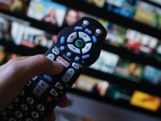 Hoe worden de kijkcijfers van tv-programma's eigenlijk gemeten?