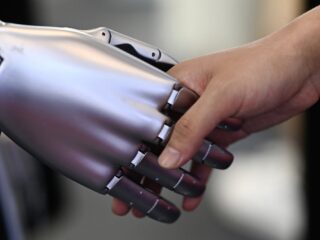 Wordt AI-liefde in de toekomst de norm? 'Relaties zijn tegenwoordig best complex'