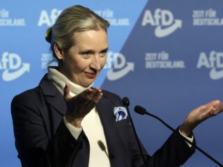 Kan 'moderne' Weidel de AfD over de finish trekken? 'Brandmauer is weer dichtgemetseld'