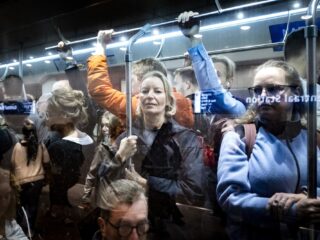 Auto altijd sneller dan OV: 'Goed OV aanbieden lukt niet meer op traditionele manier'