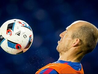 Oud-KNVB-directeur Kesler kritisch over Oranje