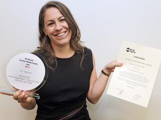 Maaike van Herwaarden uit Arnhem is Beste Leraar Nederlands 2016