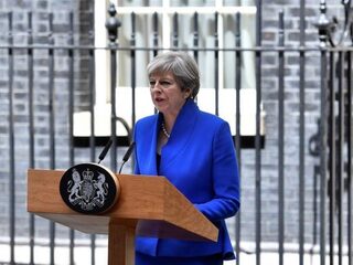 ‘She’s blown it’, maar May zet stug door