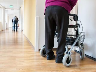 Personeel ouderenzorg voor eventjes zelf blind, doof of dement