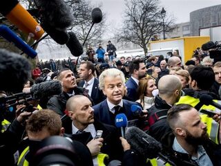'De media moeten Geert Wilders negeren'