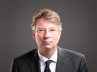 Hield het establishment soms een winterslaap?