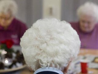 Luisteraars gezocht om eenzame ouderen te helpen