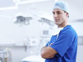 Is uw sterftekans groter als u zich vandaag laat opereren?