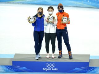 Waarom krijgen plek 2 en 3 een medaille en niet alleen plek 1?