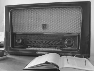 We luisteren nog volop naar de radio