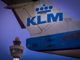 Zieke stewardess klaagt KLM aan
