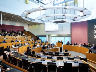 Er wordt te veel 'Den Haagje' gespeeld bij gemeenteraden: 'Strijd wordt gevoed door rancune'