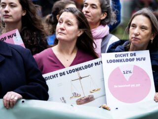 Loonkloof mannen en vrouwen nog altijd te groot: 'Mannen, wees transparant over salaris'