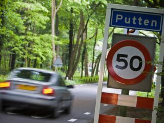 Hoe worden de maximumsnelheden op wegen bepaald?