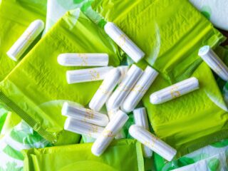 Standaard menstruatieverlof wettelijk vastleggen? 'Generieke wetgeving is niet passend'