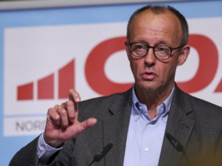 Wie is de 'elitaire' CDU-leider Merz en welk beleid wil hij doorvoeren in Duitsland?