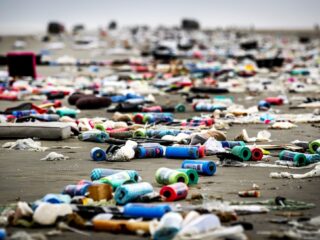 Komen er eindelijk wereldwijde afspraken over 'giftig' plastic? 'Het is nu nog profit over planet'