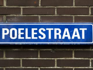 Hoe wordt een straatnaam bepaald?