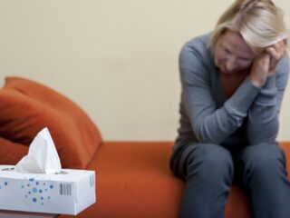 Rouw op jonge leeftijd kan doorwerken in relaties op latere leeftijd: 'Meer hechtingsgerelateerde angst'