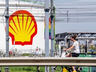 'Taaie strijd' van Milieudefensie tegen Shell: 'Bescherming tegen klimaatverandering is mensenrecht'
