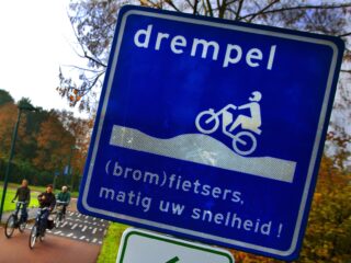 Wat komt er allemaal kijken bij de aanleg van een verkeersdrempel?