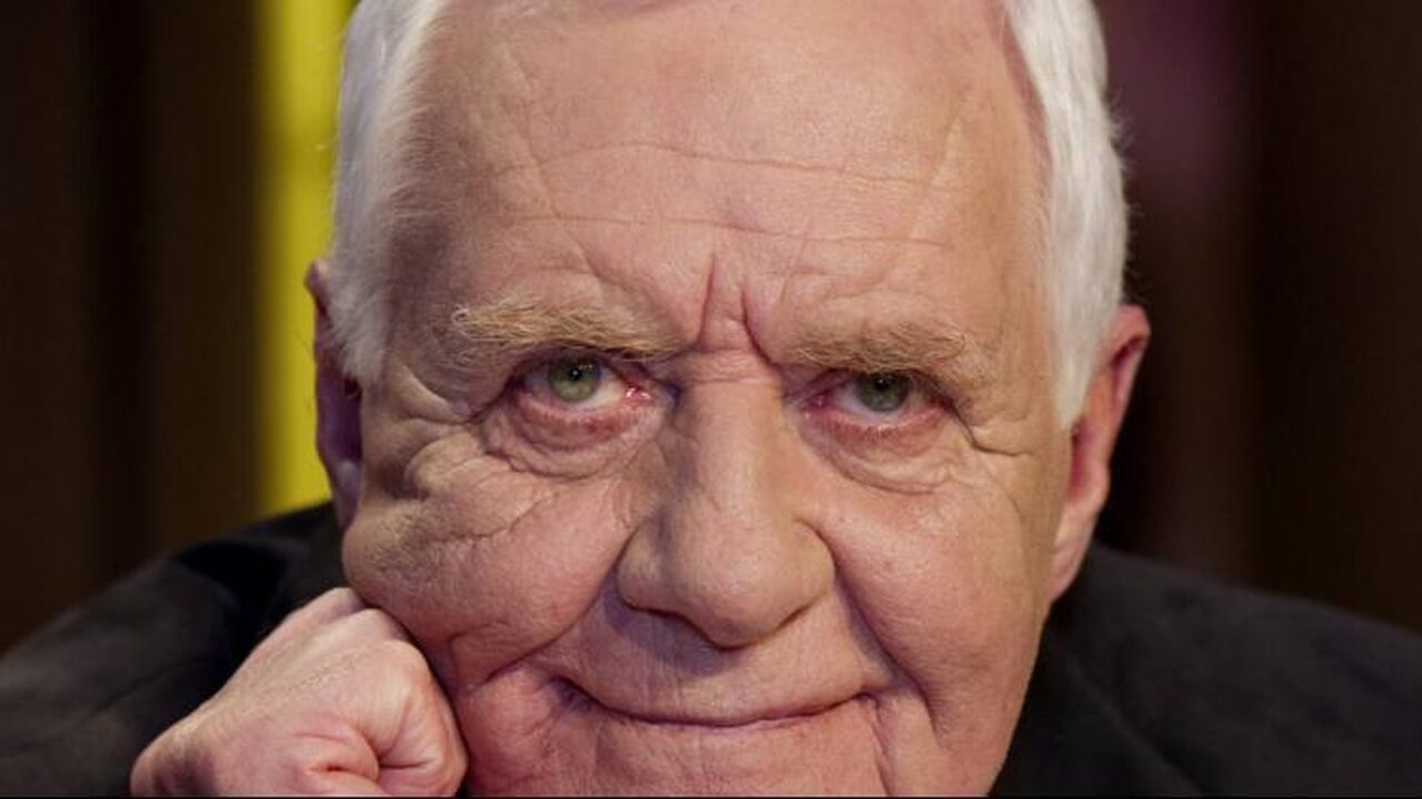 Idealistische televisiejournalist Aad van den Heuvel (84) overleden NPO Radio 1