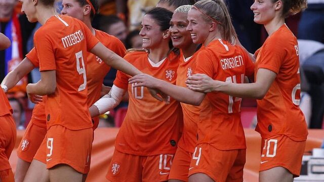 Oranje met ruime zege op Australië naar WK