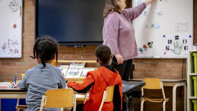 Stand.nl: 'Ik ben heel blij dat de scholen weer opengaan'