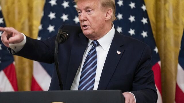 'Enorme druk op Trump vanuit conservatieve hoek om coronamaatregelen op te heffen'