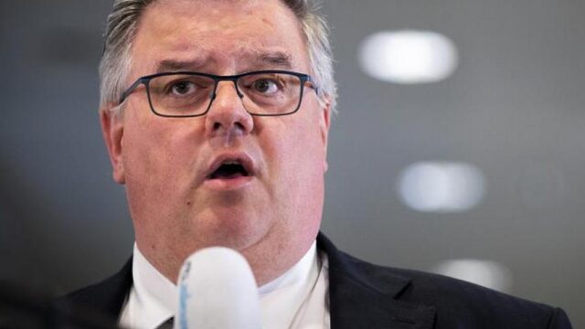 Voorzitter Veiligheidsberaad Bruls wil terug naar het kabinet om voetbalregels: ‘niet te handhaven’