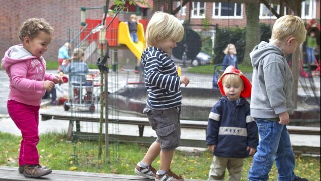 Stand.nl: Het is goed dat kinderdagverblijven niet-ingeënte kinderen wegsturen