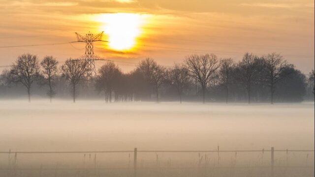 Mistig begin van 2020, hulpdiensten op verschillende plaatsen belaagd