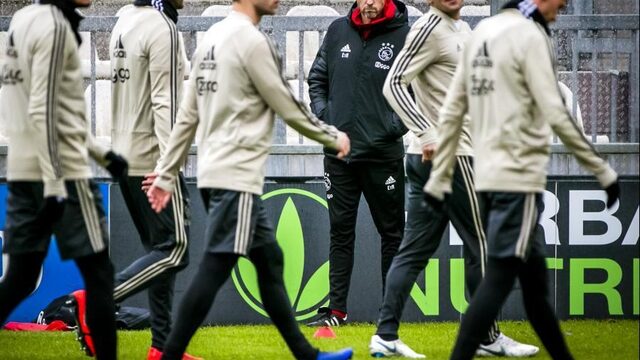 Ten Hag sprak na Feyenoord-drama met zijn leiders: 'Harde woorden gevallen'