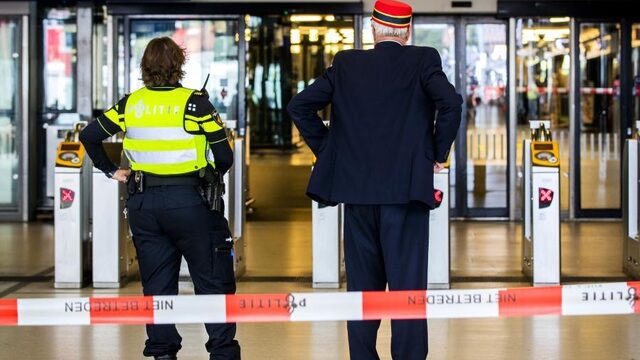 Politie: slachtoffers steekpartij Amsterdam CS willekeurig gekozen