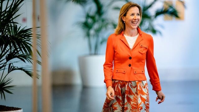Staatssecretaris Van Veldhoven over Coronabestendig OV: ‘pak de fiets’