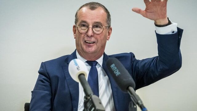 Waar Hans Alders komt, wordt gevlogen