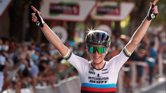 Van Vleuten wint eerste WorldTour-wedstrijd in bijna vijf maanden
