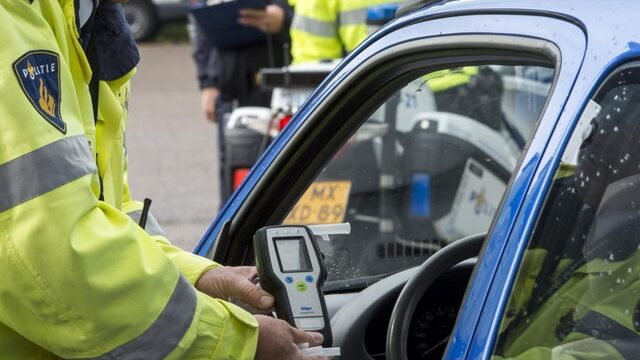 Stand.nl: Het toegestane alcoholpromillage in de auto moet naar nul
