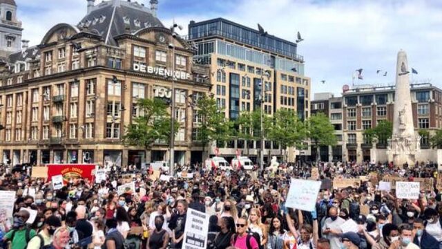Protest op de Dam in Amsterdam na dood George Floyd