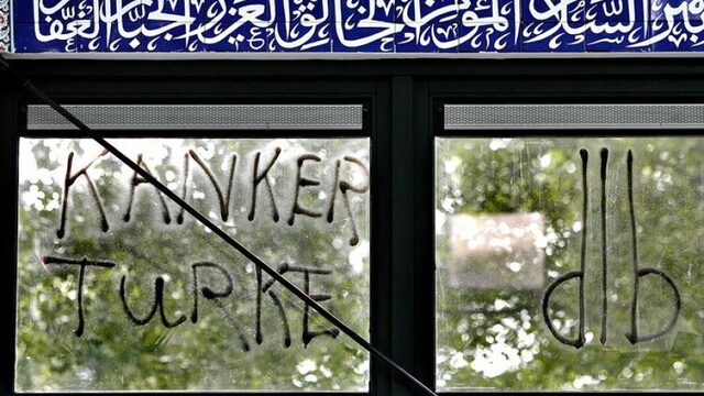 Waarom Nederlanders zo grof zijn op social media? Schelden zit in onze cultuur