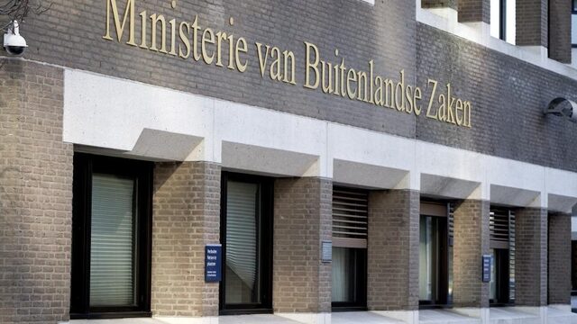 Podcast De Dag: hoe een ambtenaar van Buitenlandse Zaken ngo's intimideerde