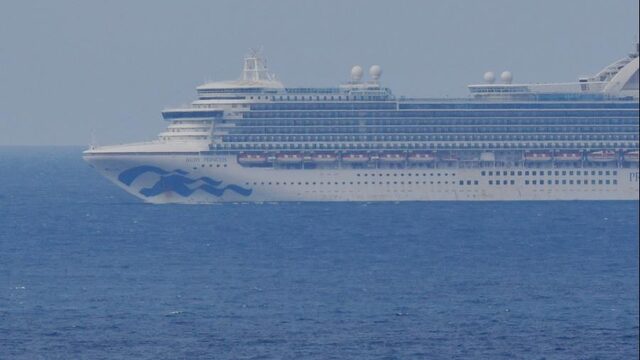 Cruiseschepen dobberen voor Australische kust, bemanning mag niet van boord