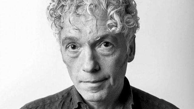 Spinvis: 'Verdwalen in een liedje is het feest in mijn leven'