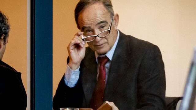 Welke vragen blijven onbeantwoord over de uitlevering van Julio Poch?