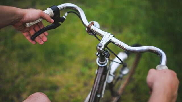 Wat doe je aan tintelende handen bij het fietsen?