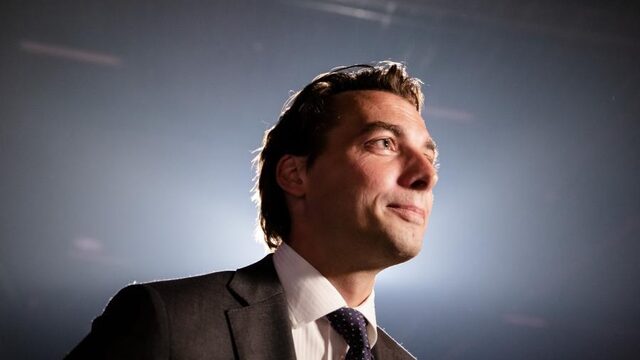 Baudet gaat vliegreis met privéjet overleggen met Kamervoorzitter Arib