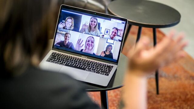 Nederlanders meer online, maar met minder zorgen