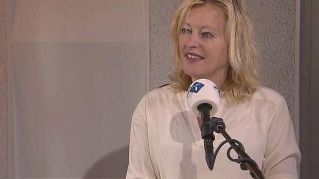 Minister Bussemaker niet eens met 'toon' Asscher