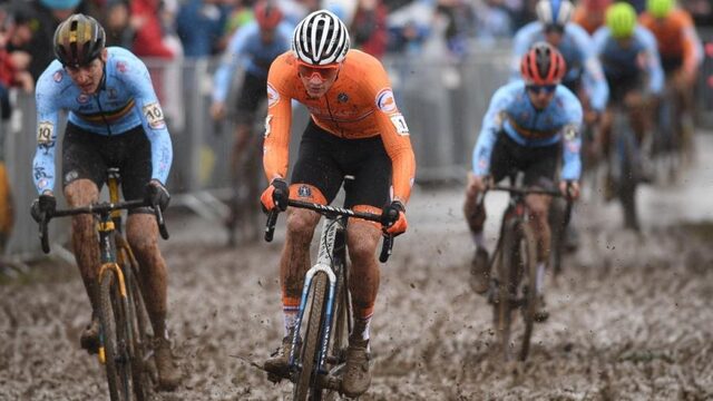 0,0 spanning om wereldtitel veldrijden, Van der Poel rijdt concurrentie aan gort