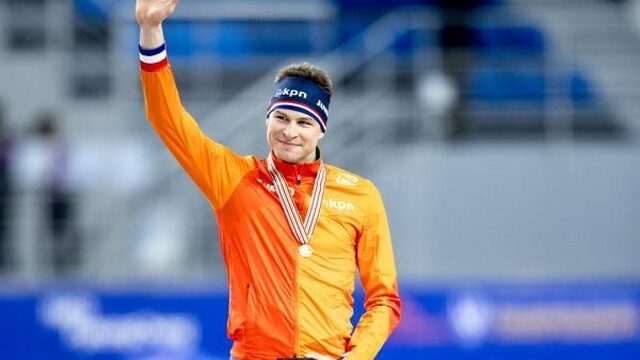 Schaatser Sven Kramer prolongeert wereldtitel op 5000 meter